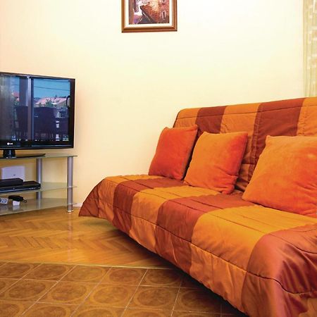 Amazing Apartment In Kastel Stafilic With Jacuzzi Kaštela Εξωτερικό φωτογραφία