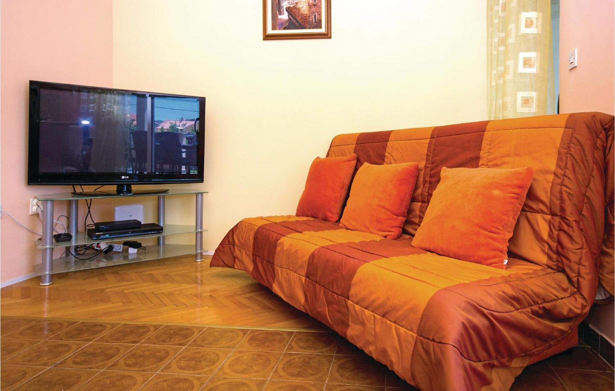 Amazing Apartment In Kastel Stafilic With Jacuzzi Kaštela Εξωτερικό φωτογραφία