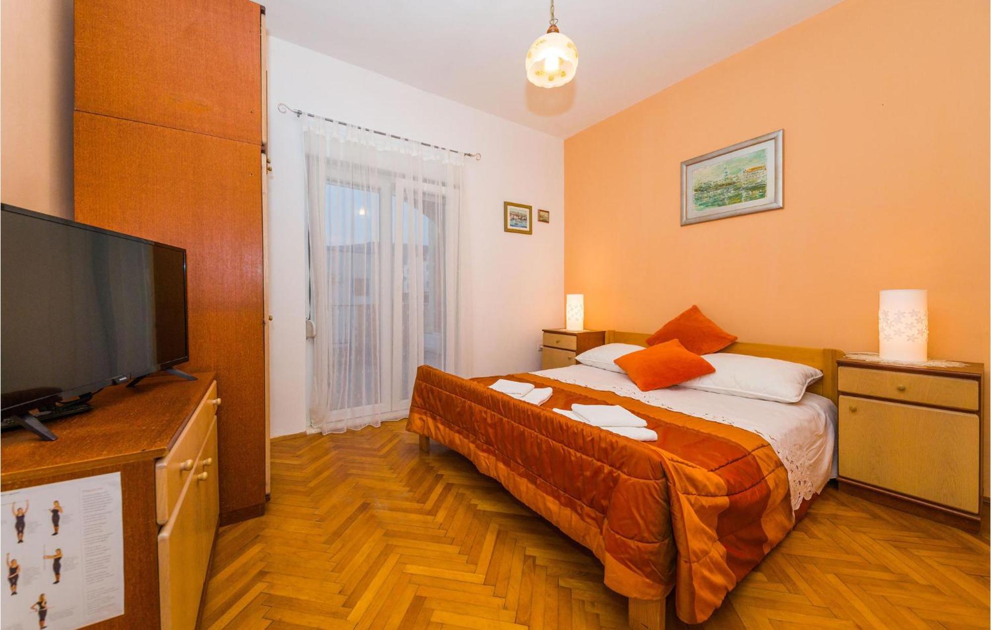 Amazing Apartment In Kastel Stafilic With Jacuzzi Kaštela Εξωτερικό φωτογραφία