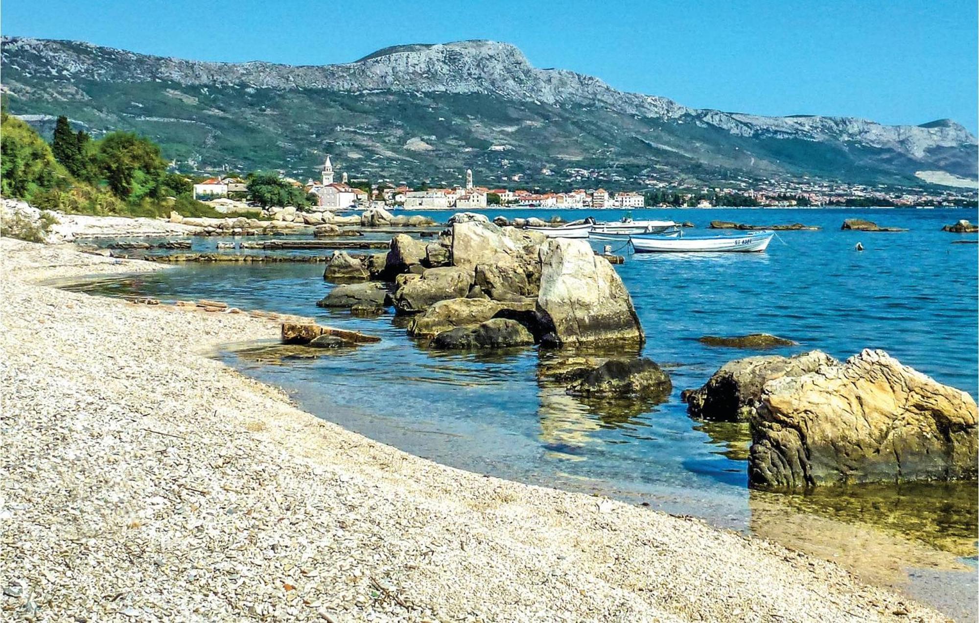 Amazing Apartment In Kastel Stafilic With Jacuzzi Kaštela Εξωτερικό φωτογραφία